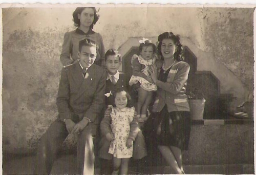 Los hermanos Luis (izquierda), Carlos y María del Carmen Quijano Sánchez 